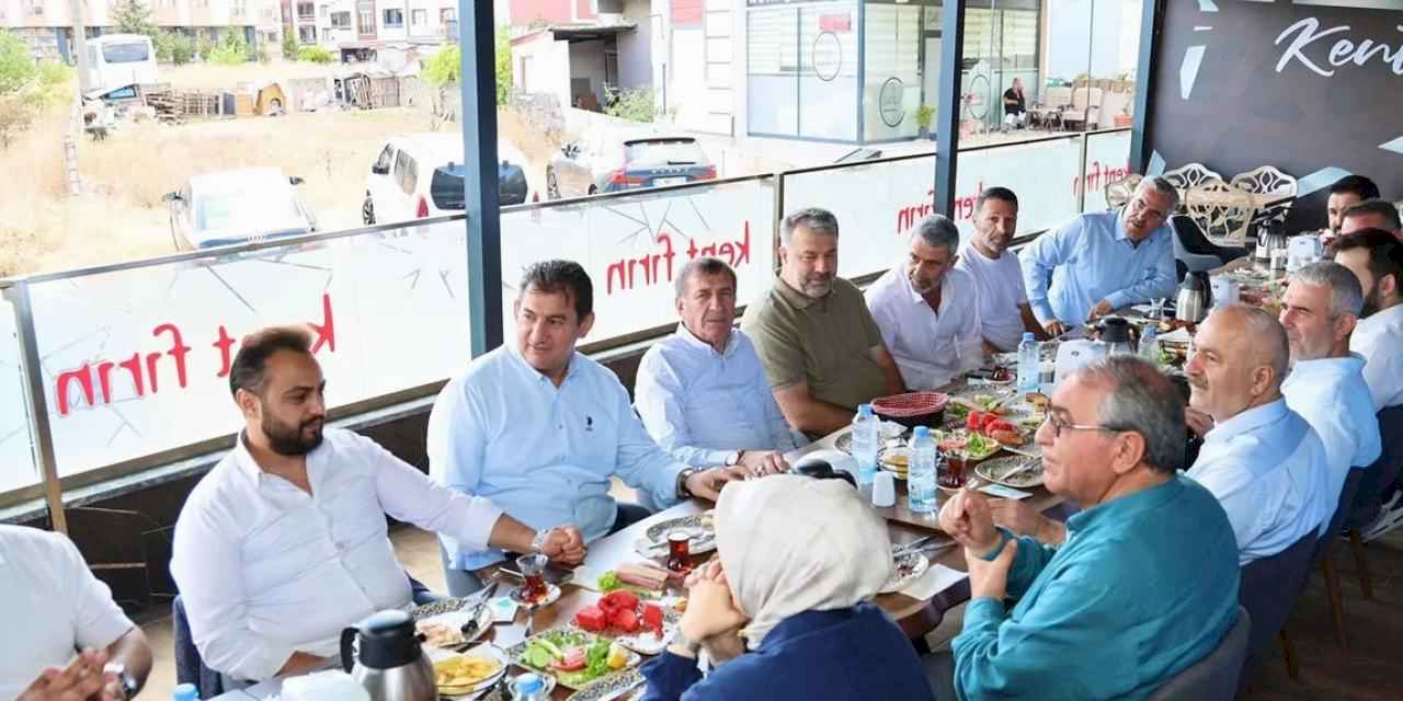 Başkan Büyükgöz Barış Mahallesi esnafıyla kahvaltıda buluştu