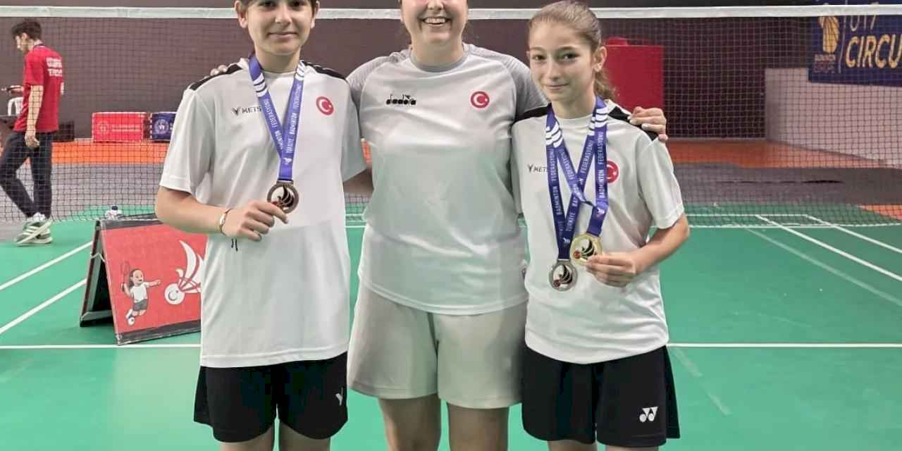 Bursa Büyükşehirli badmintonculardan 3 madalya