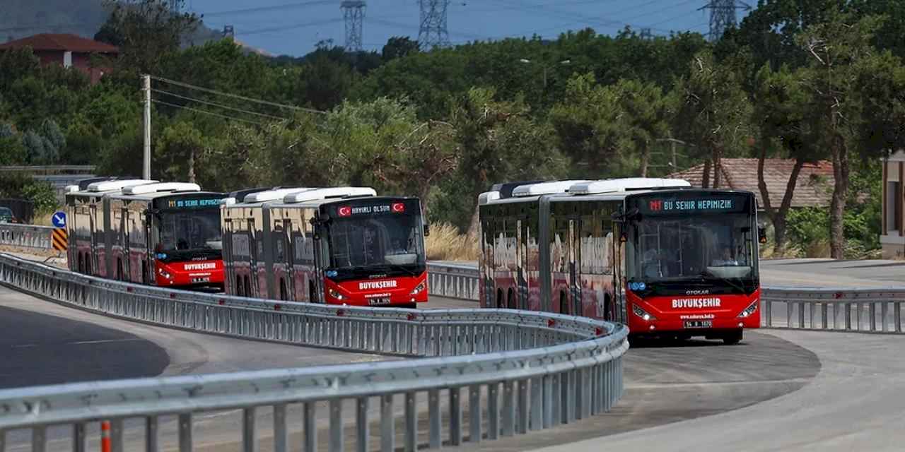 Sakarya'da metrobüsler seferlerine başladı