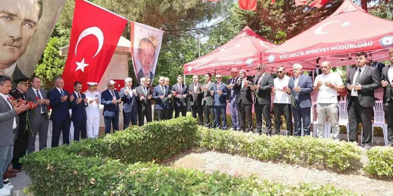 Kocaeli Bağçeşme’de protokol tam kadro şehitleri andı