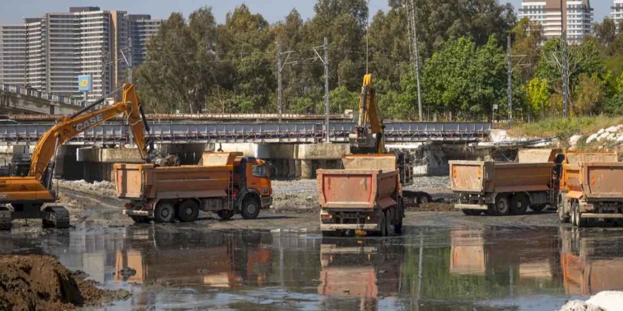 İZSU'dan Meles ve Manda derelerinde temizlik seferberliği