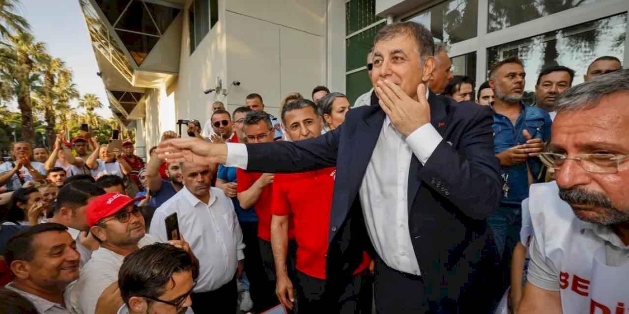 Başkan Tugay müjdeyi verdi: Tüm işçiler geri alınacak