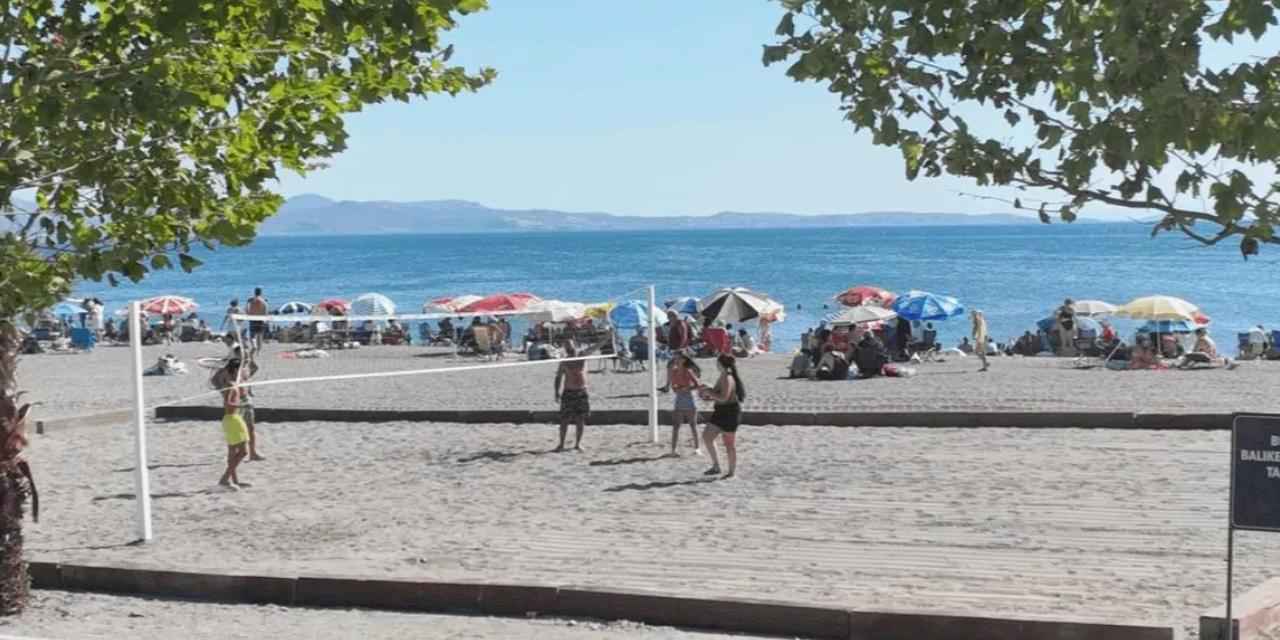 Balıkesir Büyükşehir plaj voleybolu severleri unutmadı