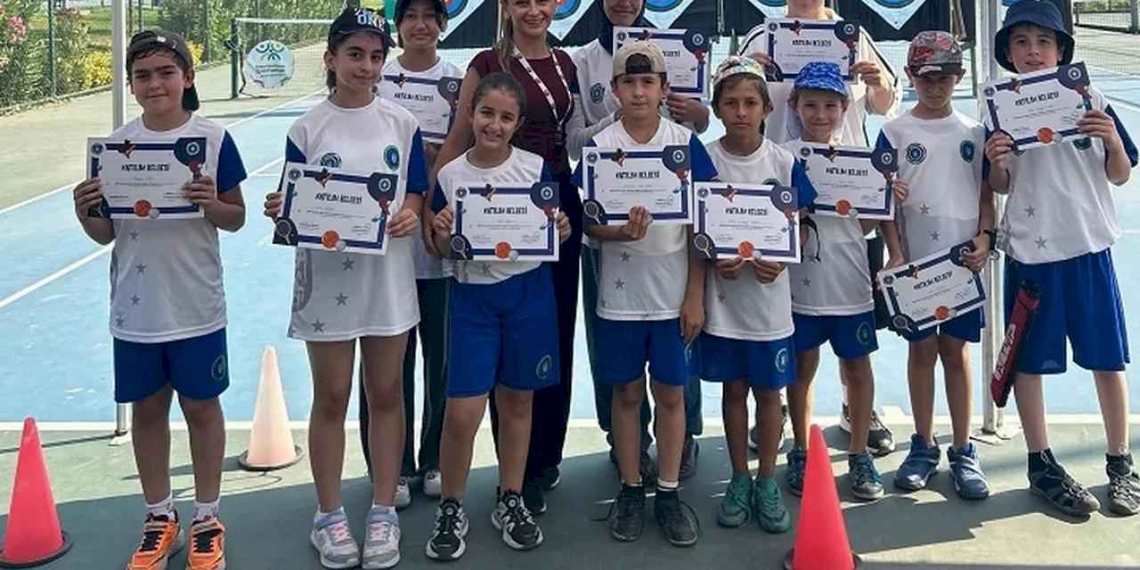 Yaz Spor Okulları'nda çocuklar sertifikalarına kavuştu