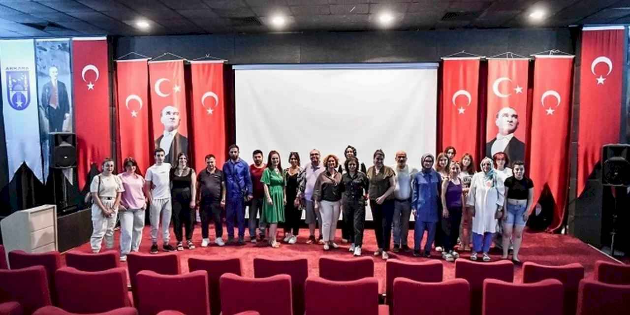 Ankara'da mahallede tiyatro var!