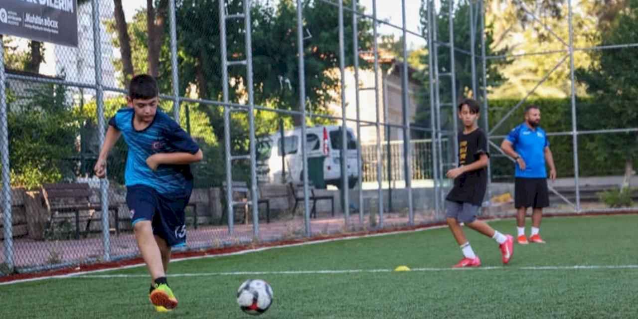 Antalya Büyükşehir’in spora ve sporcuya desteği sürüyor