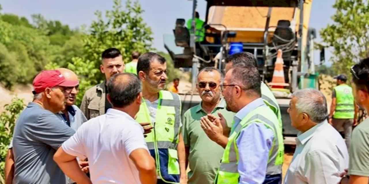 Denizli'de kırsal yollarda asfalt çalışmaları sürüyor