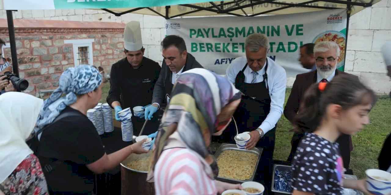 Bursa Mevlevihanesi’nde aşure merasimi