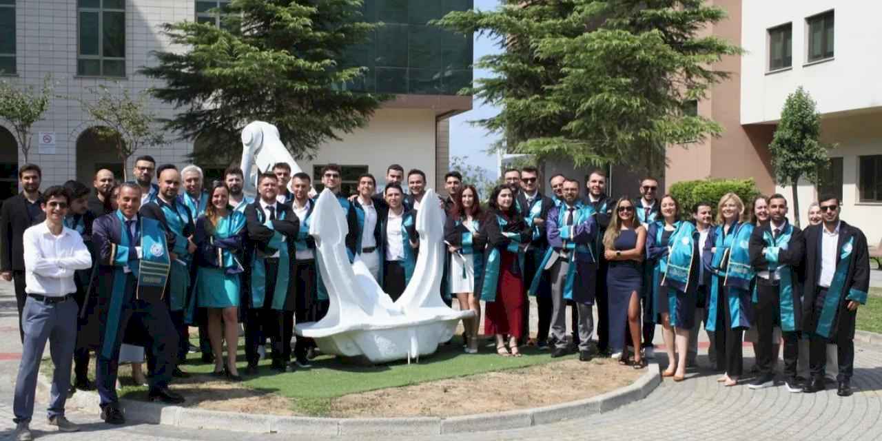 BTÜ Denizcilik Fakültesi ilk mezunlarını verdi
