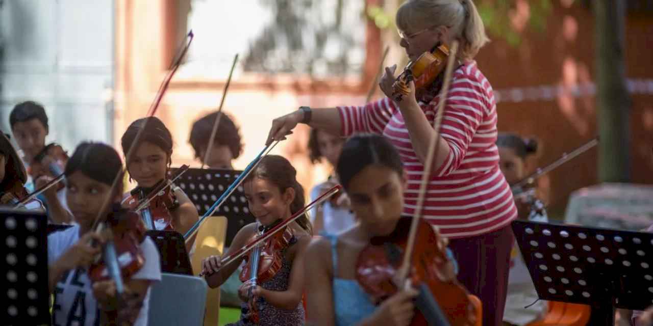 Adalar Çocuk ve Gençlik Orkestrası'ndan uluslararası ilk müzik okulu