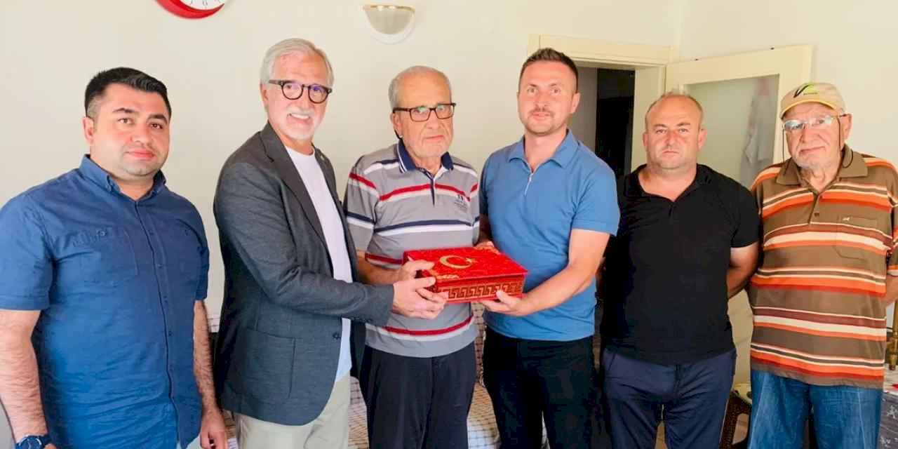 İzmit Belediyesi kahraman askerleri unutmadı