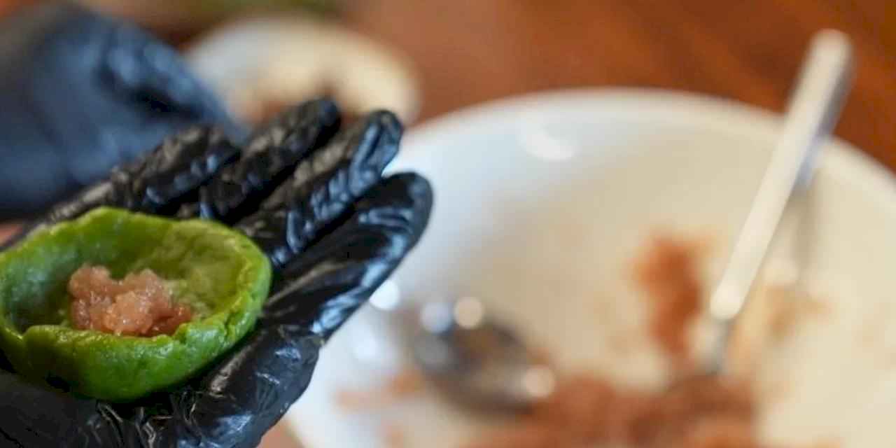 Dünya gençleri Gürsu armudundan kurabiye yaptı