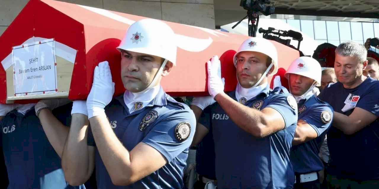 Seyitgazi’de şehit olan AKUT gönüllüleri son yolculuğuna uğurlandı