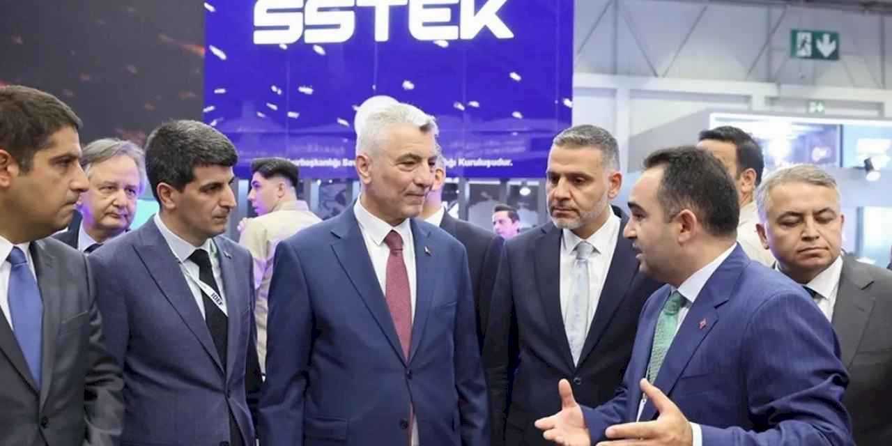 Bakan Bolat, IDEF'te Türkiye’nin savunma sanayi gücüne ortak oldu