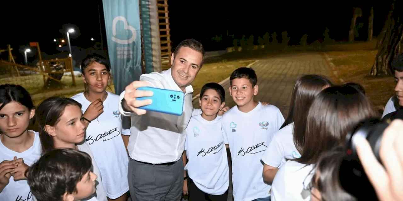 Ahmet Akın'dan Balıkesirli çocuklara tatil hediyesi