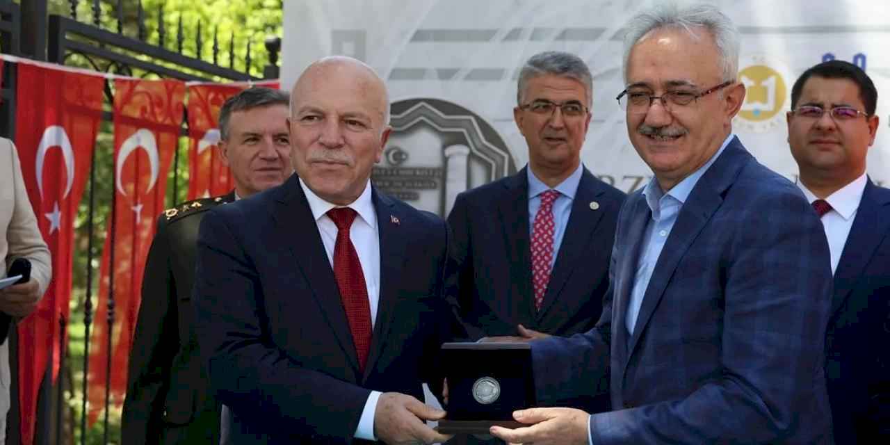 Erzurum Ulu Camii Hatıra Parası” tanıtıldı