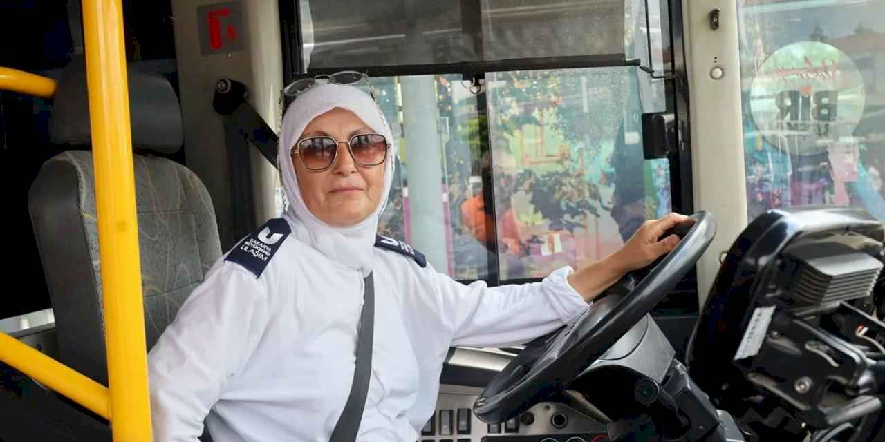 Sakarya ulaşımında 4 yeni kadın şoför daha kontak çevirdi