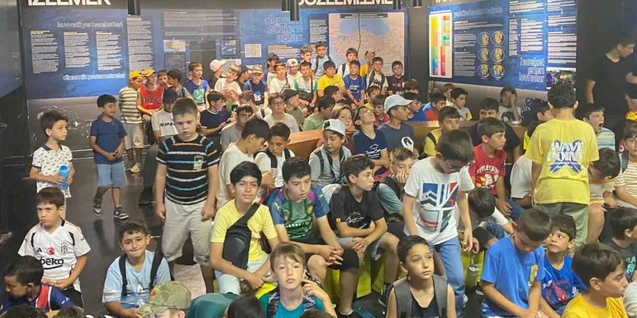 Öğrenciler 17 Ağustos Deprem Müzesinde bilinçleniyor