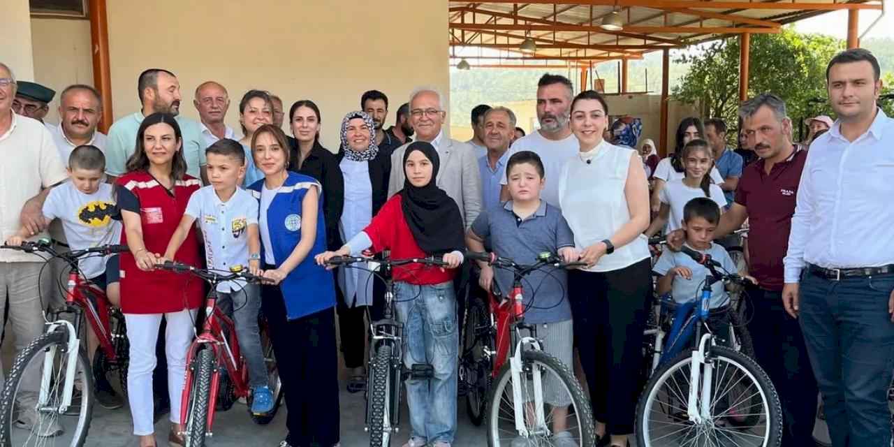 Muğla’da kitap okuyan çocuklara bisiklet hediyesi