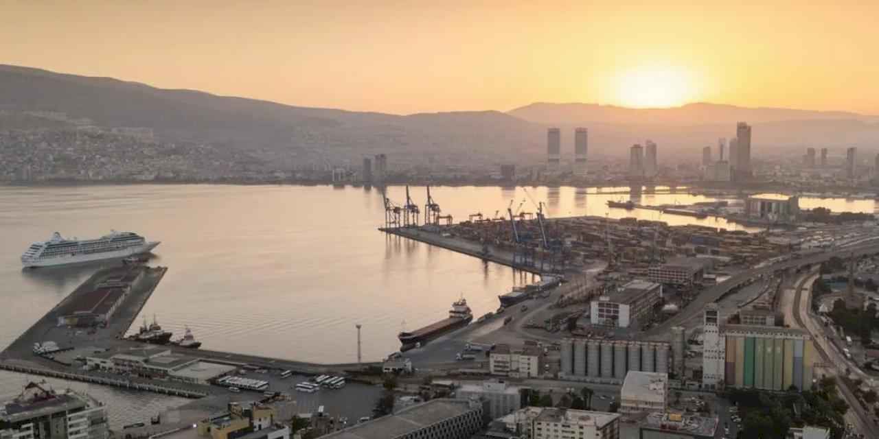 İzmir Büyükşehir'in ulusal kredi notunda tarihi artış