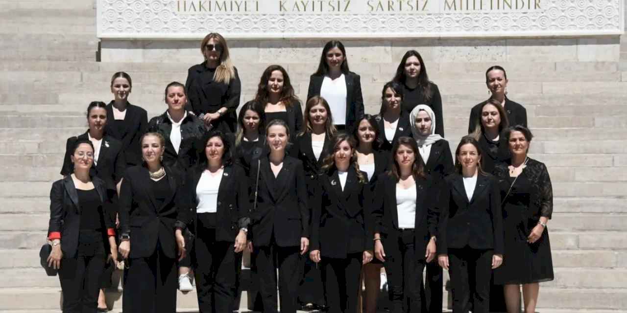 TÜMKAD 6. yılında Ata’nın huzurunda: Geleceğin Türkiye’si adına söz verdik