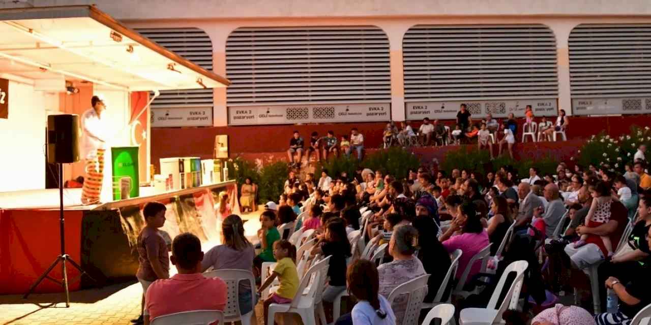 İzmir Çiğli’de yaz akşamları tiyatroyla şenleniyor