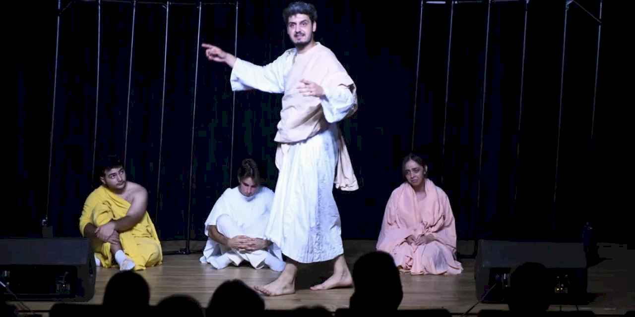 Bursa Osmangazi’de Genco Erkal için duygu dolu gece