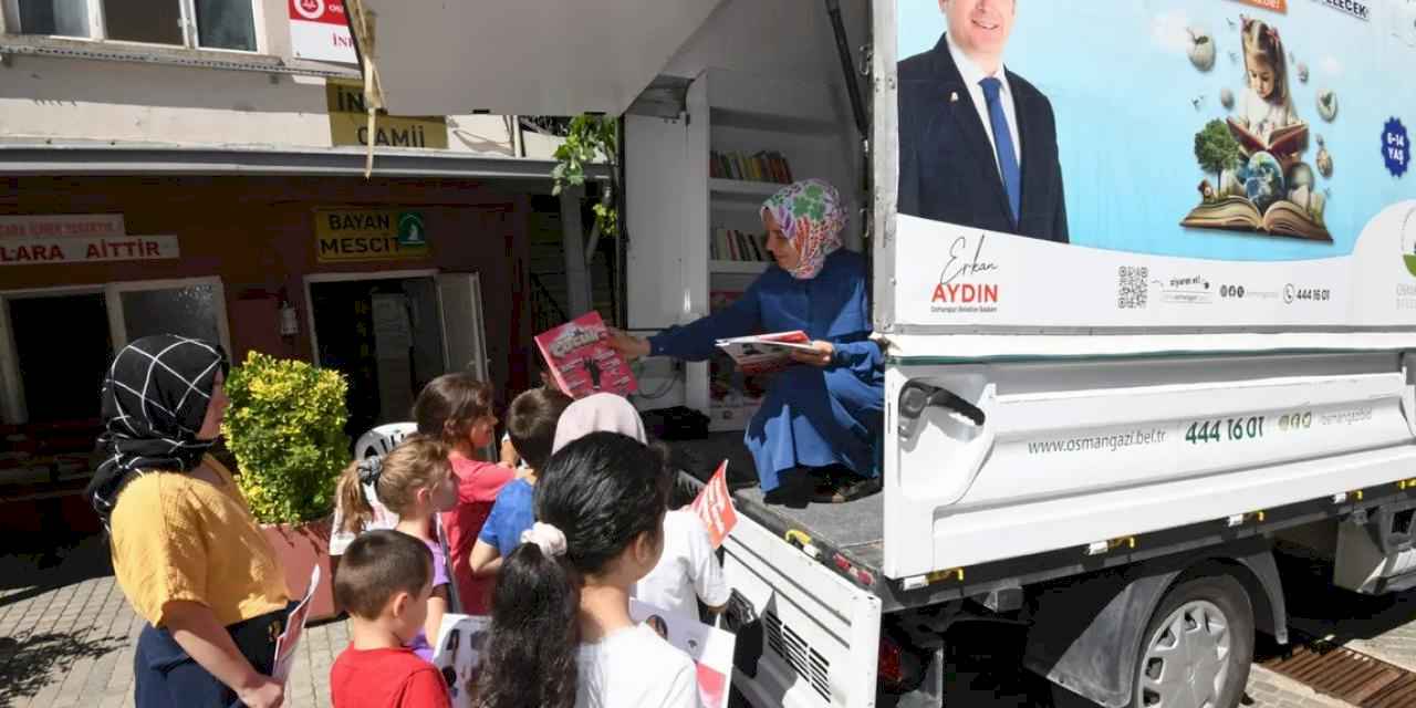 Bursa Osmangazi'de gezici kütüphane 1 yıldır yollarda