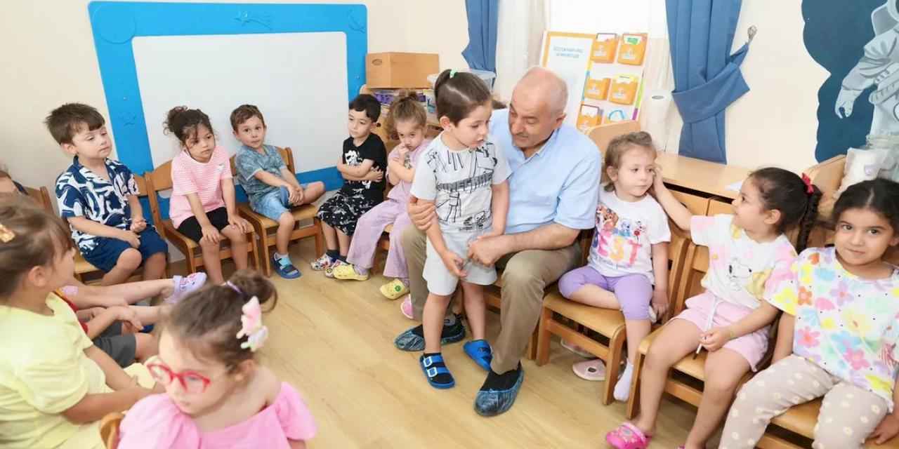 Kocaeli Gebze'de Başkan Büyükgöz'den miniklere sürpriz ziyaret