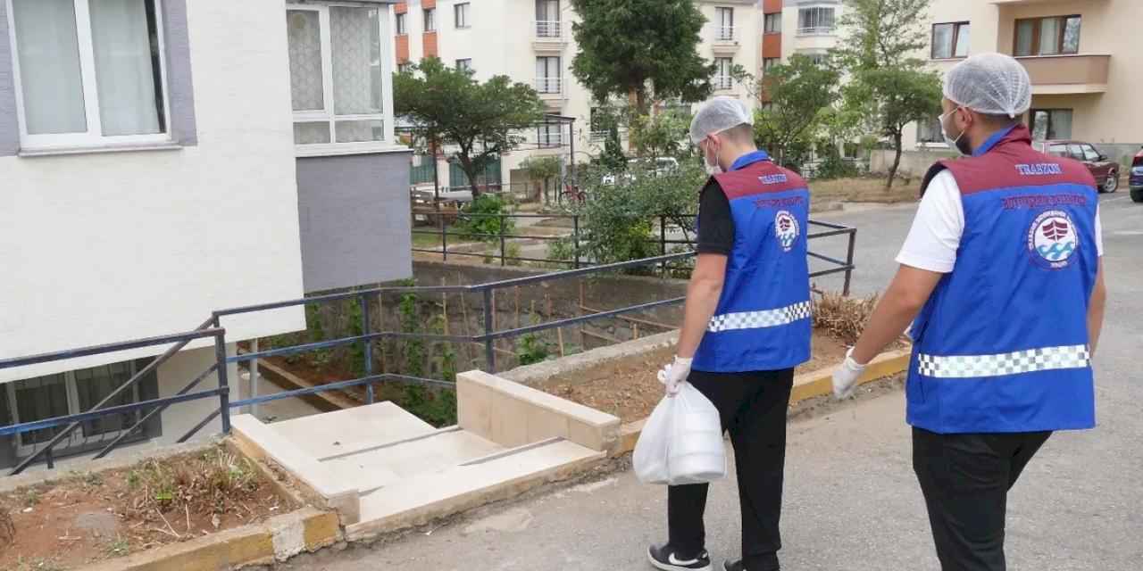 Bin 805 aileye evde sıcak yemek