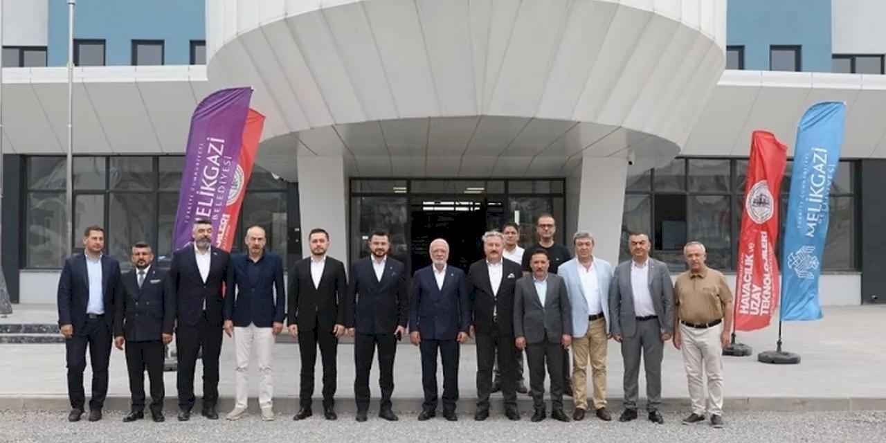 Mustafa Elitaş'tan Kayseri Melikgazi Havacılık Lisesi'ne tam not