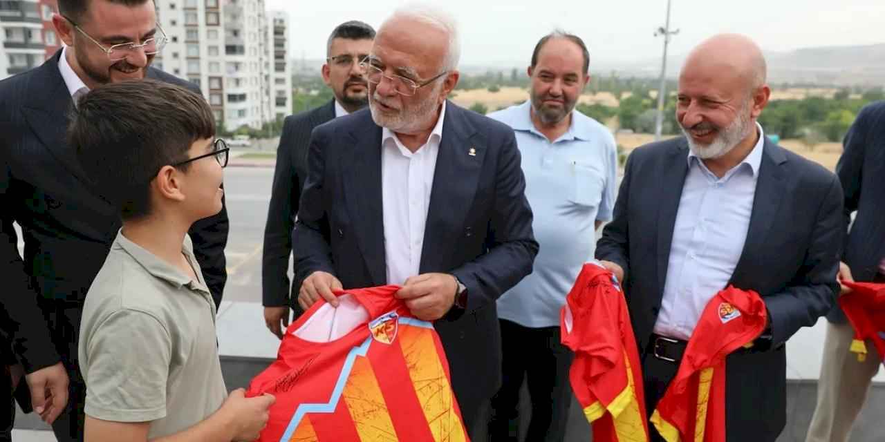 Başkan Çolakbayrakdar, Genel Başkan Vekili Elitaş’ı ağırladı