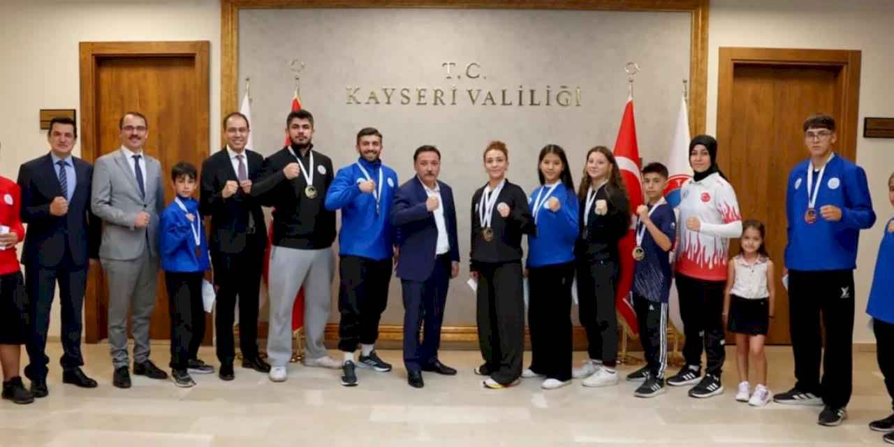 Vali Çiçek, Balkan Şampiyonu ERVA Sporcularını makamında ağırladı