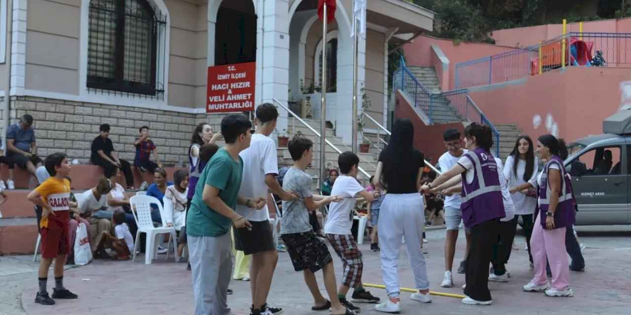 İzmit'in mahallelerinde geleneksel şenlikte binlerce çocuk buluştu