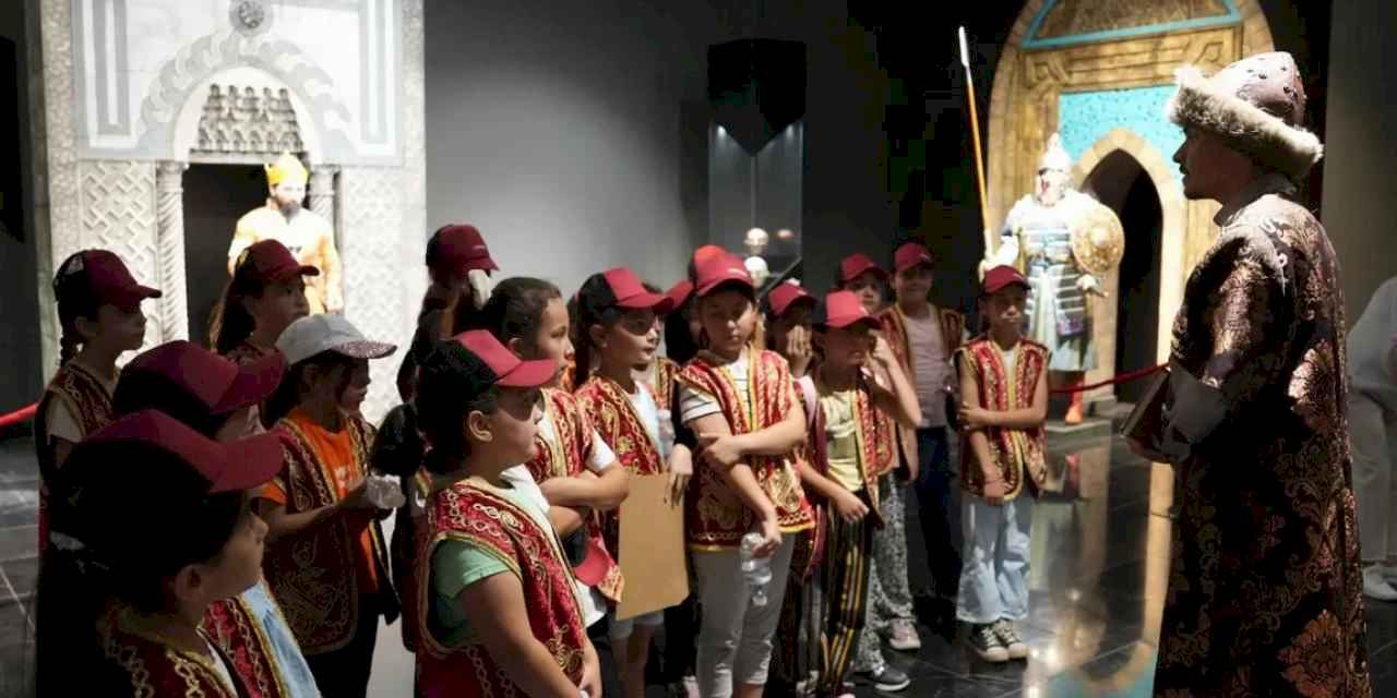 Konya’da 3 bin öğrenci 6 tarihi mekanda 6 tarihi karakteri tanıyor