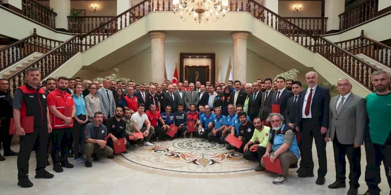 Bursa Valisi Ayyıldız’dan orman yangını kahramanlarına teşekkür