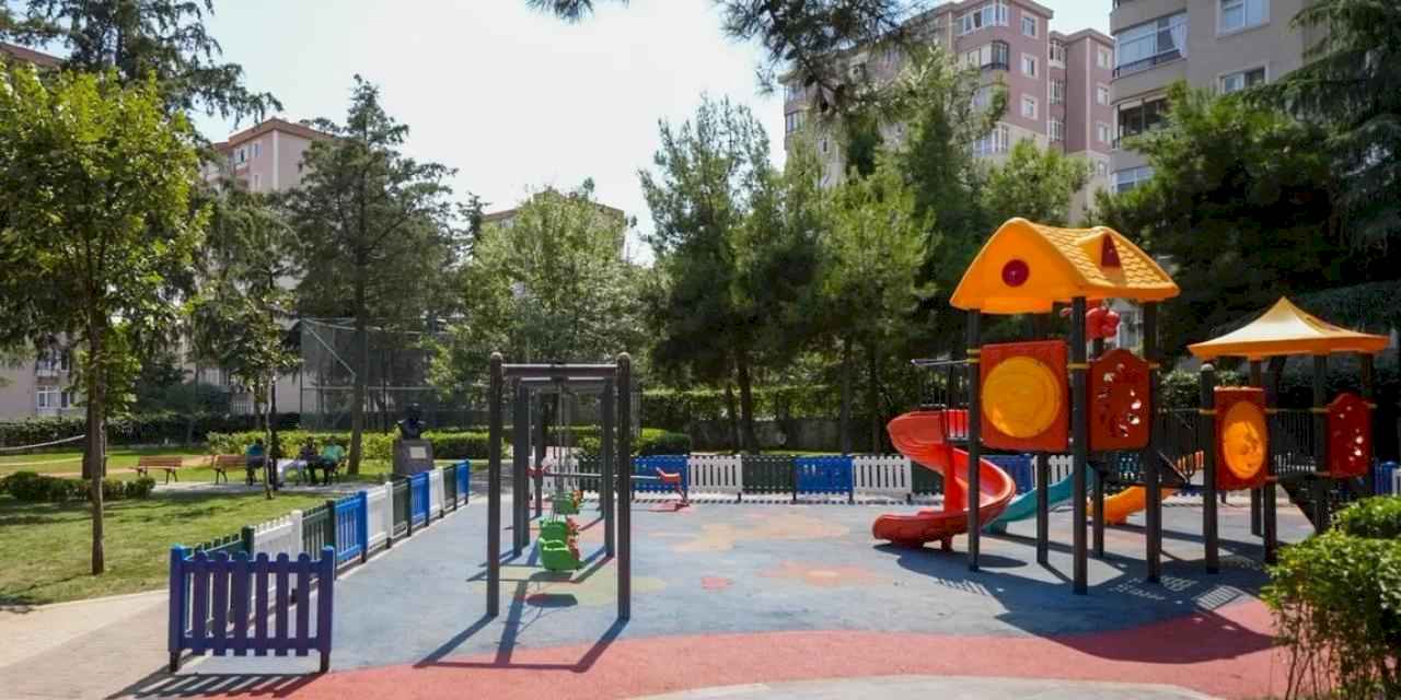 İstanbul Maltepe'de Cemal Süreya Parkı sil baştan yenilendi