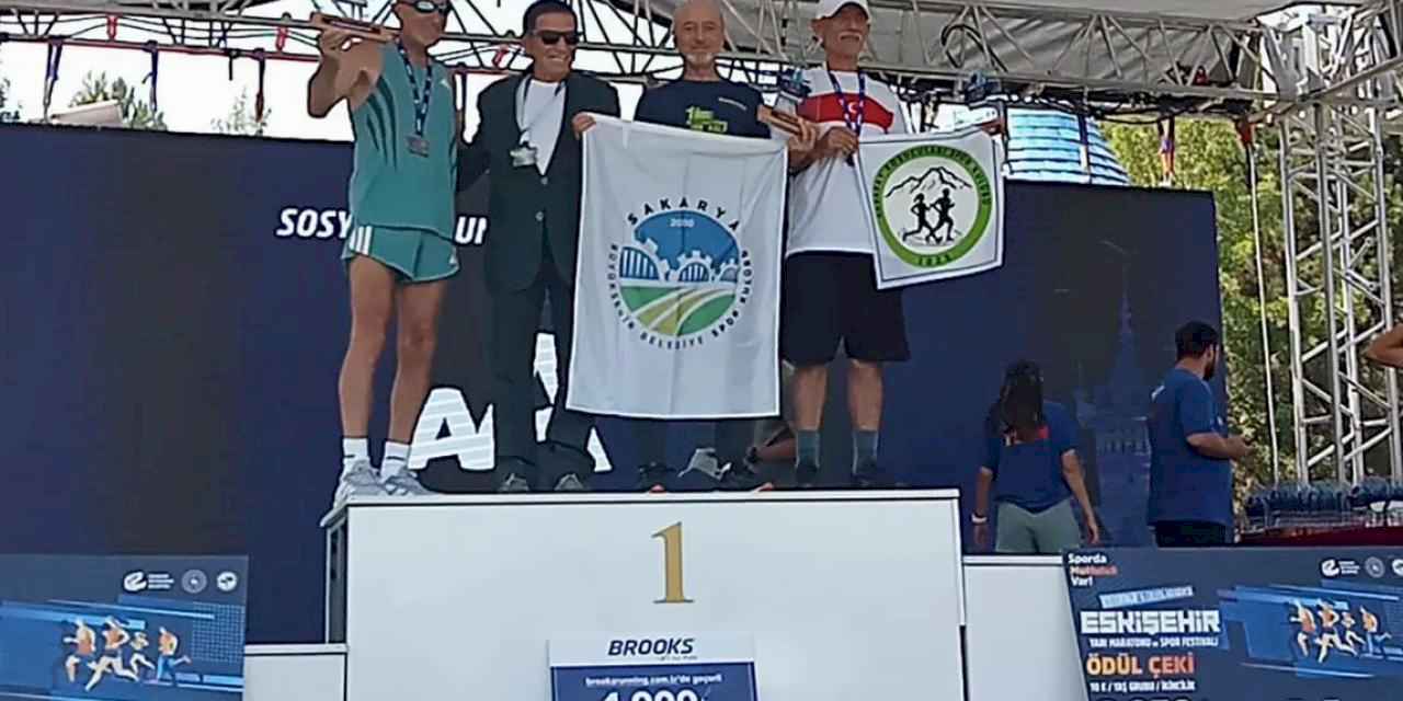 Sakarya Büyükşehir atletizmde birinciliği kaptı