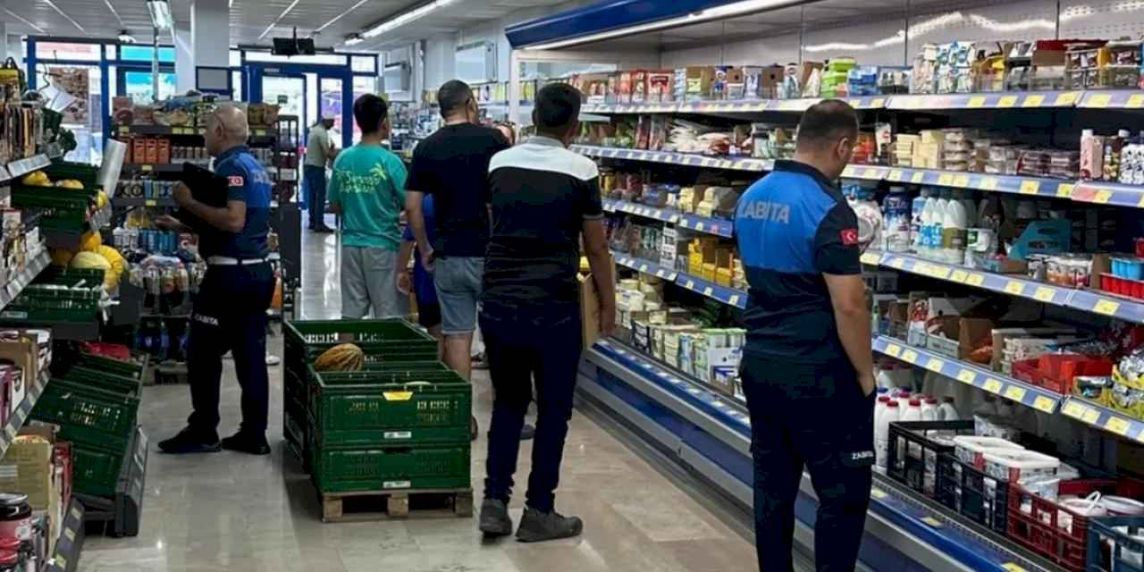 Zile zabıta ekiplerinden marketlerde sıkı denetim