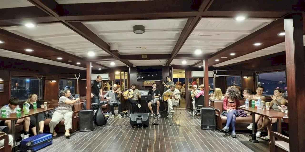 Körfez'den rembetiko ezgileri yükseldi