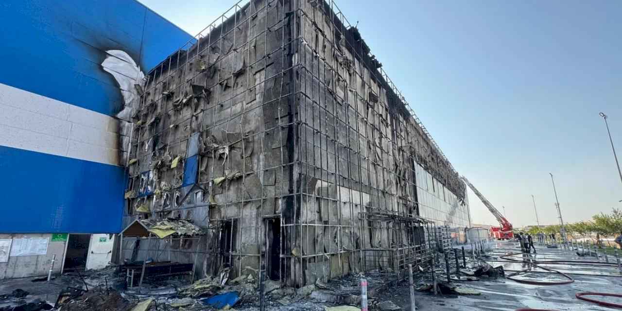 Koskoca fabrika küle döndü