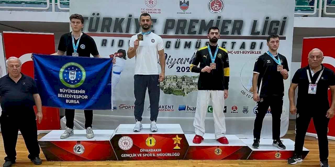 Bursa Büyükşehirli karateciler Diyarbakır’da parladı