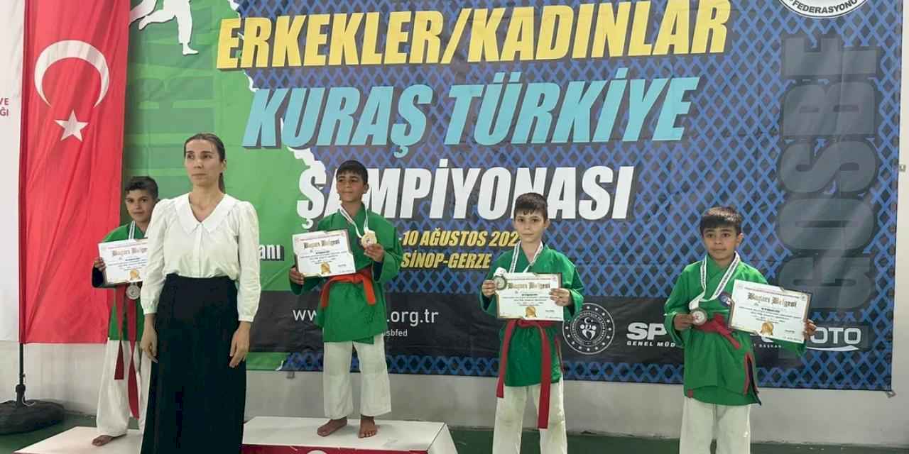 Trabzonlu minikler madalyayla döndüler