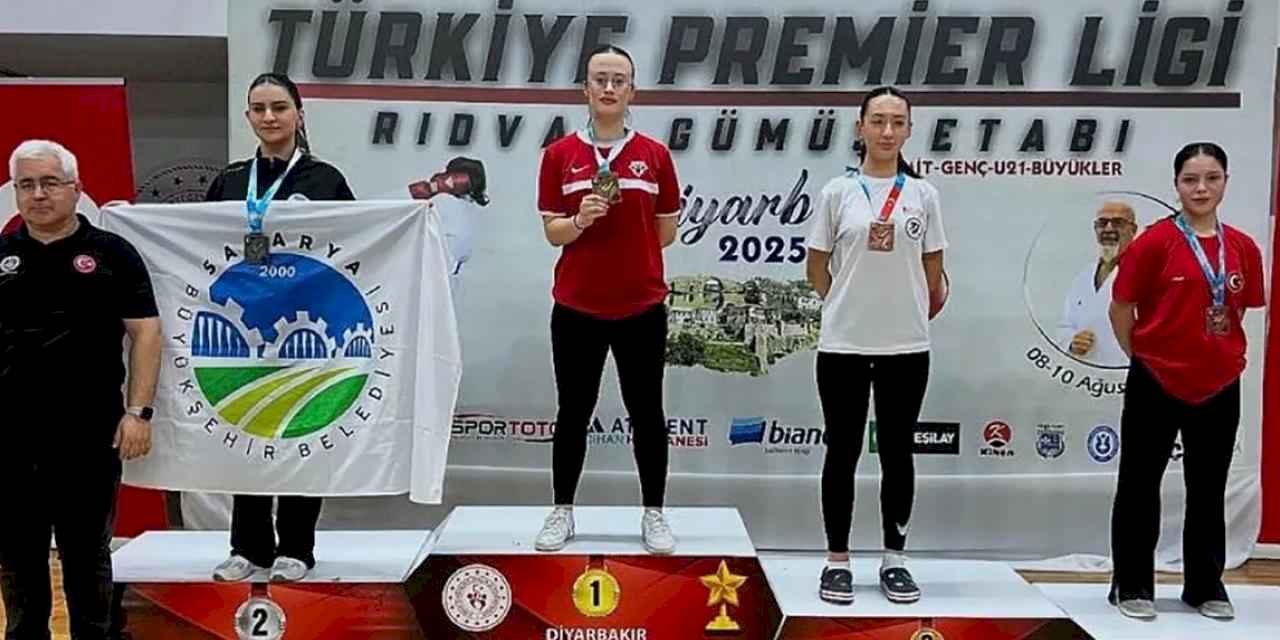 Sakaryalı sporcular Diyarbakır kürsüsünde
