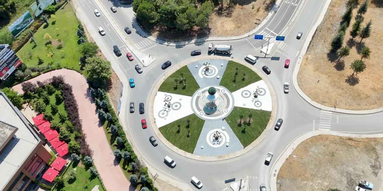 Sapanca’nın zarafeti giriş kapısına işlendi