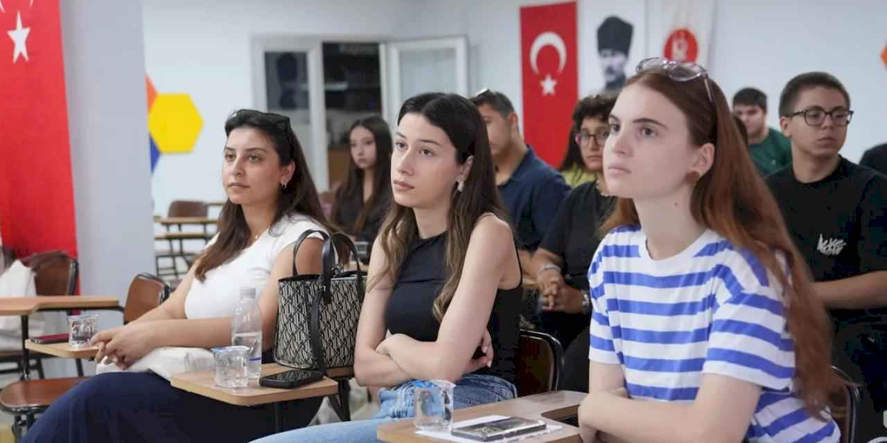 Keçiörenli gençler geleceğe yapay zekayla hazırlanıyor