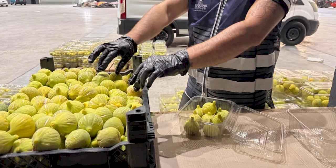 İzmir’de taze incirler ihtiyaç sahiplerine ulaştırıldı