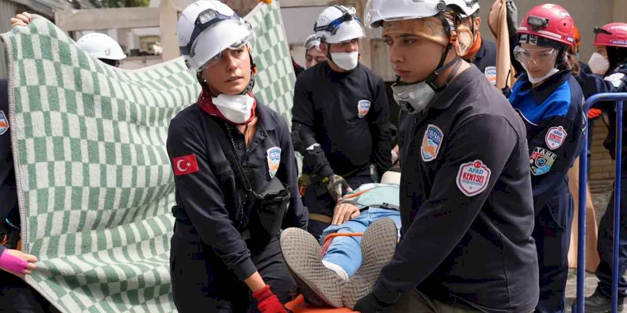 İstanbul Maltepe’de gerçeğini aratmayan tatbikat