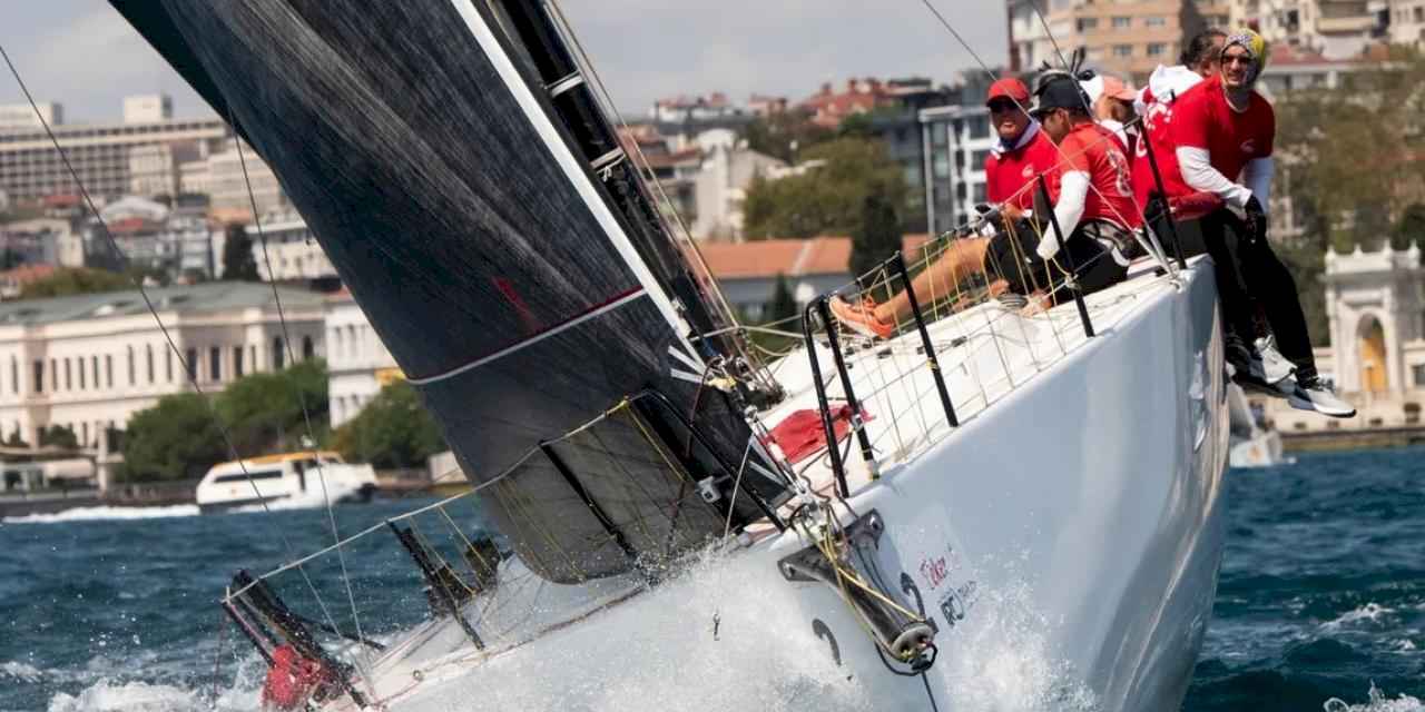 Rüzgârı yakalayan şampiyon yelkenciler ödüllendirildi