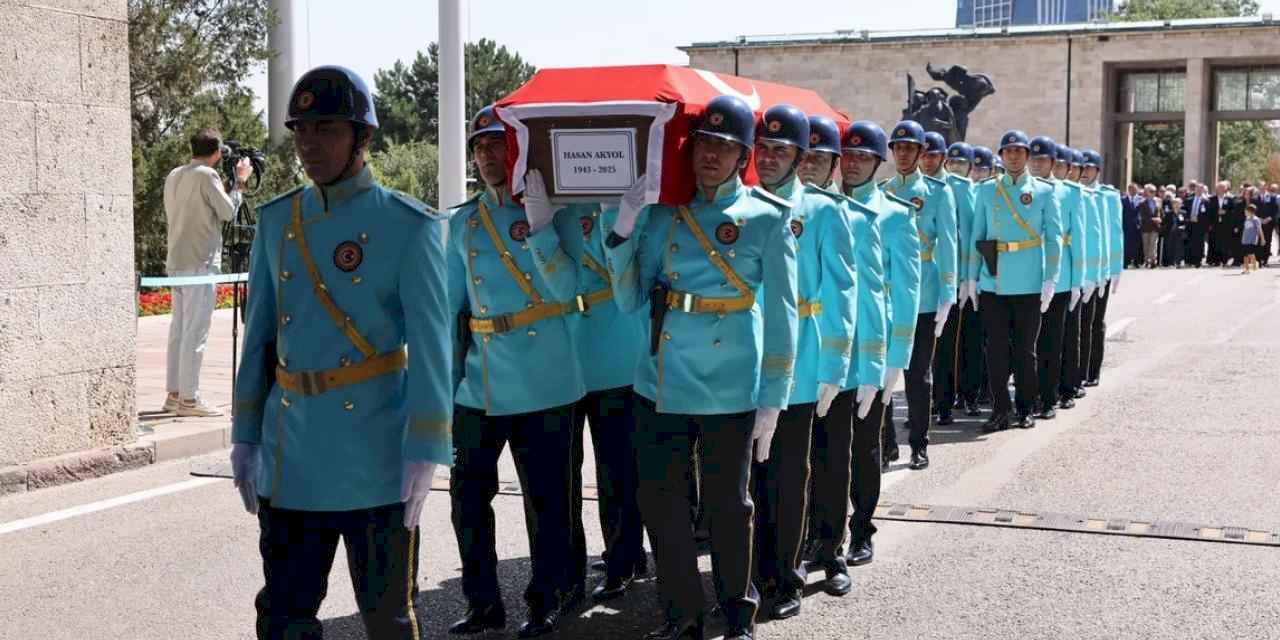 Eski Bakan Hasan Akyol'a son görev